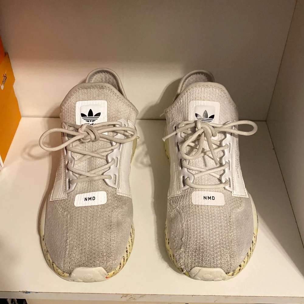 Adidas NMD R1.V2 - Picture 1 of 8